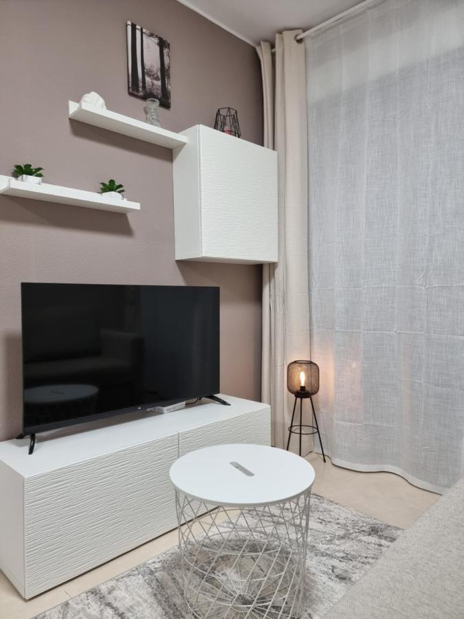 Luxury Evita Apartments In Торевьиа Экстерьер фото